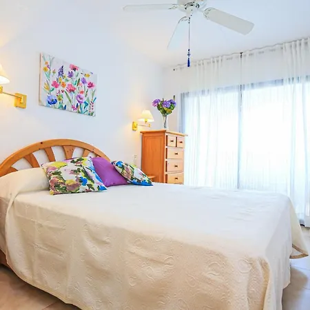 Litoral Costa Dorada - Regata Only Families 坎布里尔斯